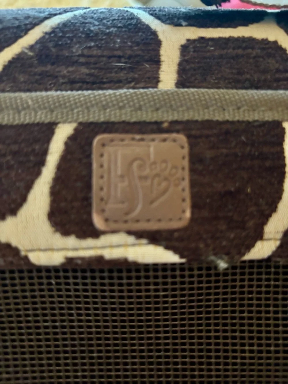Brown Giraffe-Print pet carrier